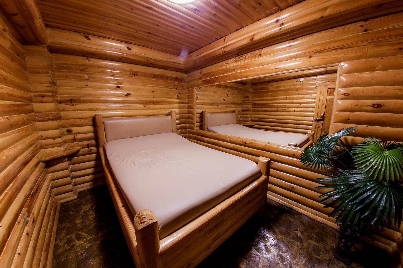 Hotel Edem Karagandy Eksteriør bilde