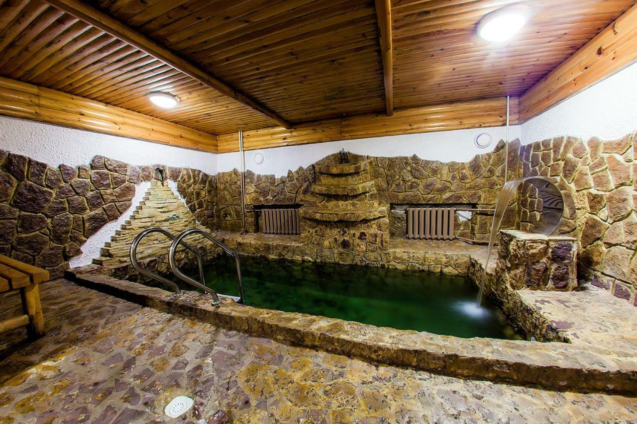 Hotel Edem Karagandy Eksteriør bilde
