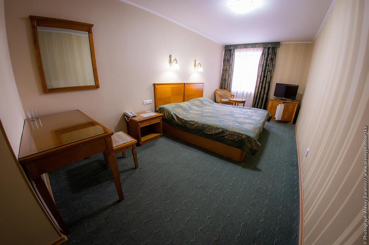 Hotel Edem Karagandy Eksteriør bilde