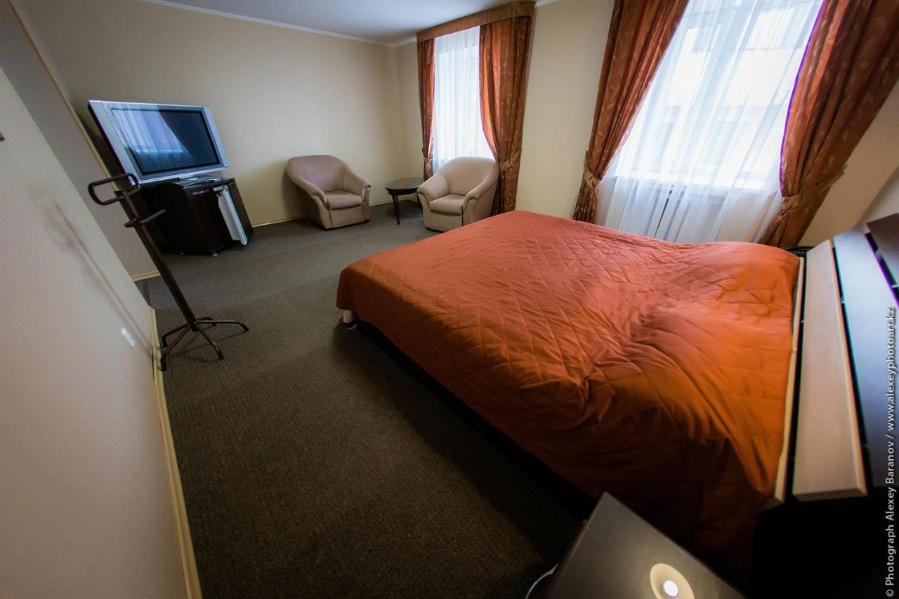 Hotel Edem Karagandy Eksteriør bilde