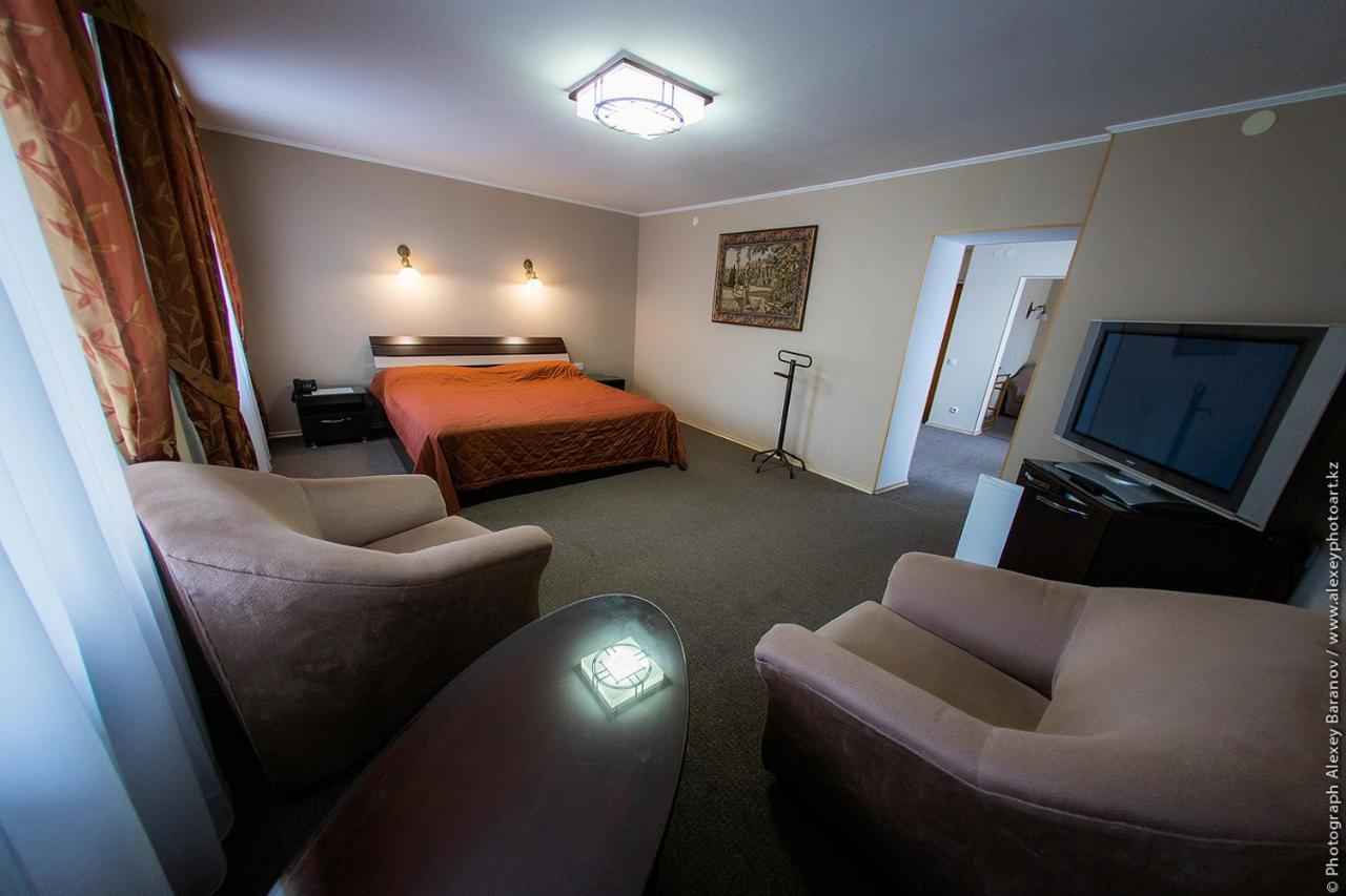 Hotel Edem Karagandy Eksteriør bilde